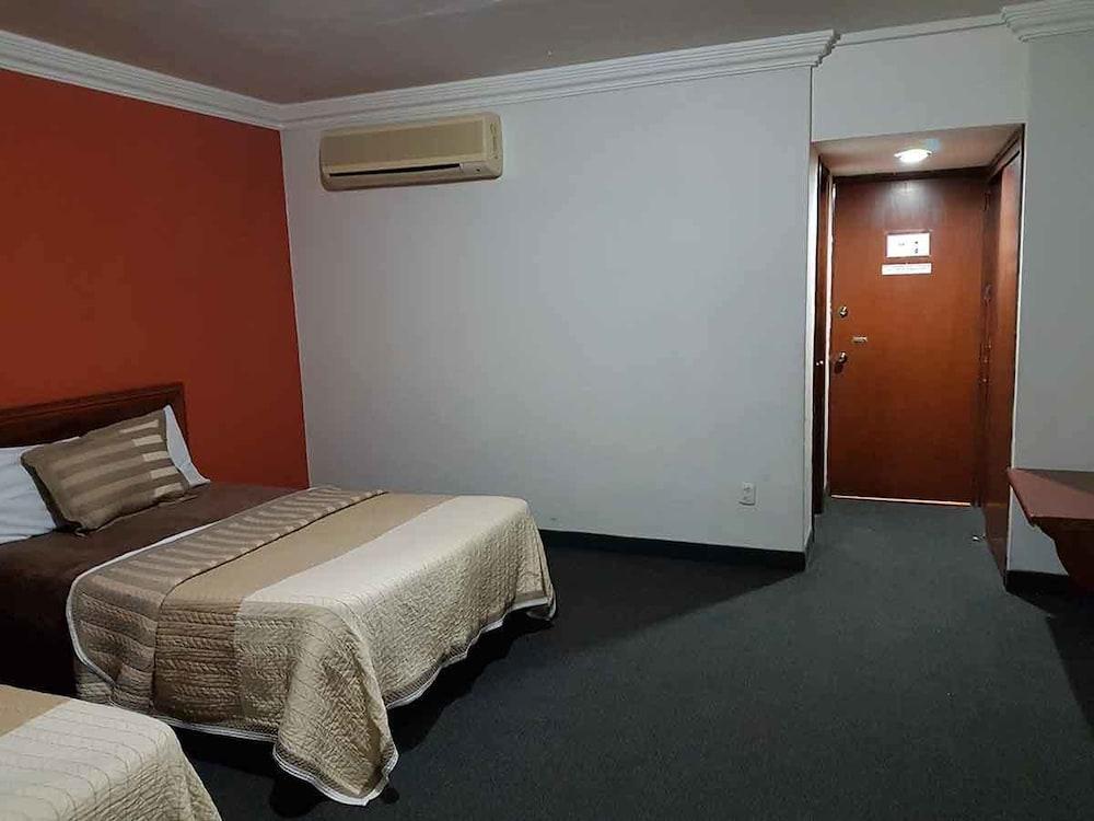 Hotel Las Pergolas غوادالاجارا المظهر الخارجي الصورة