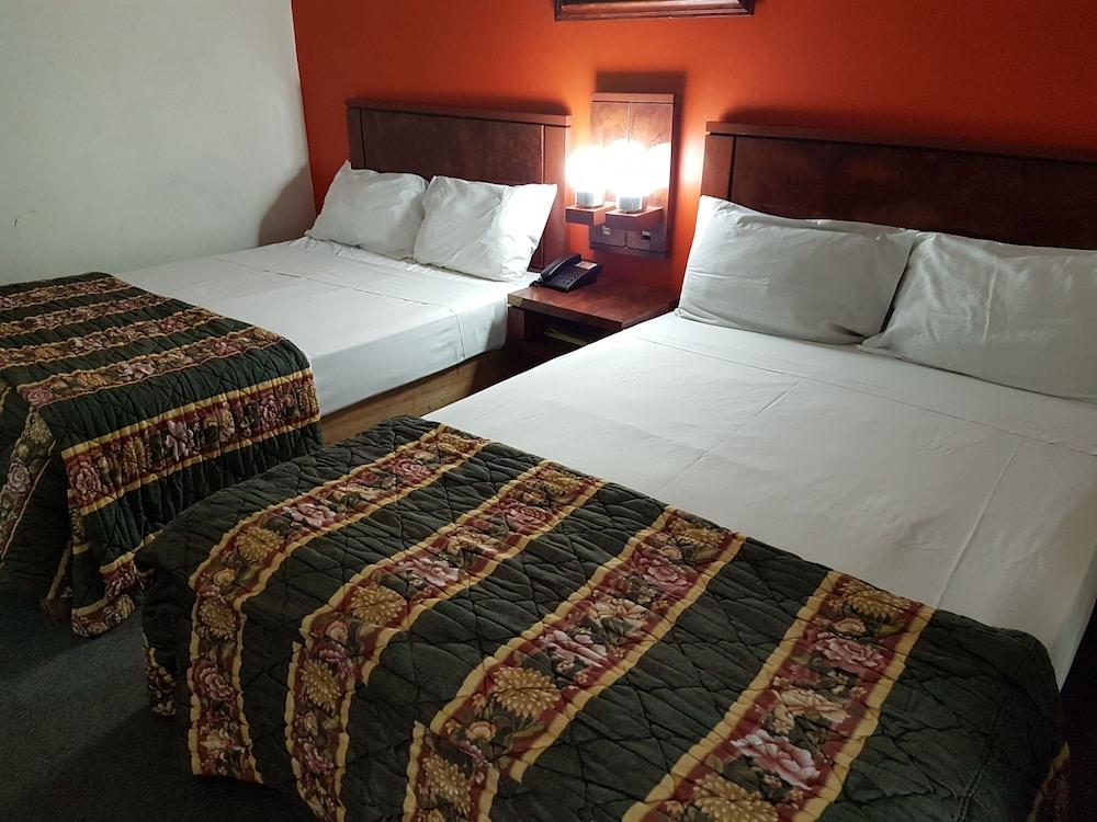 Hotel Las Pergolas غوادالاجارا المظهر الخارجي الصورة