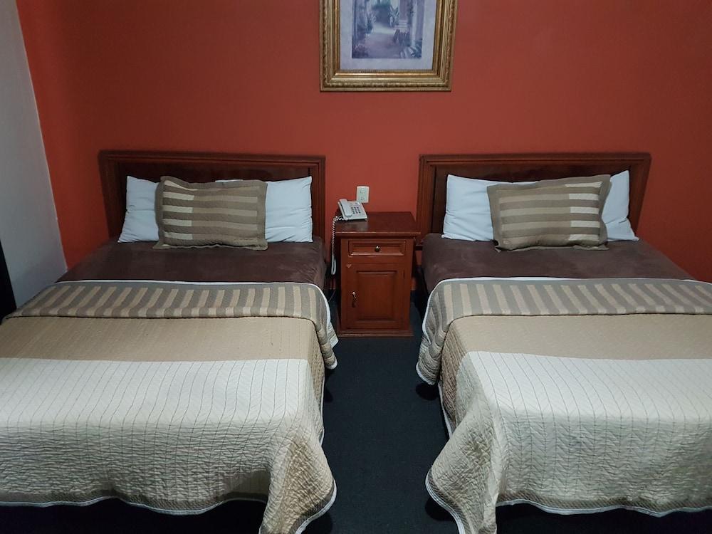 Hotel Las Pergolas غوادالاجارا المظهر الخارجي الصورة
